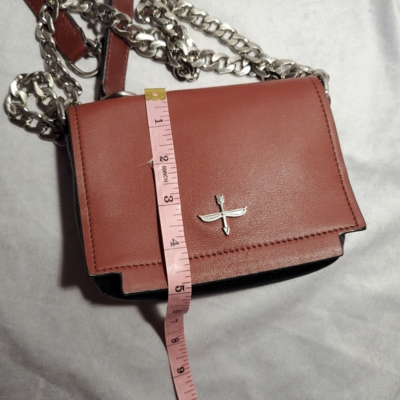 Pour La Victoire Leather Chain Purse - Picture 11 of 12